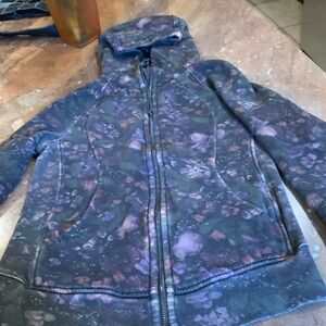 Size 6 Lulu lemon hoodie newer style gently worn black background thumbholes